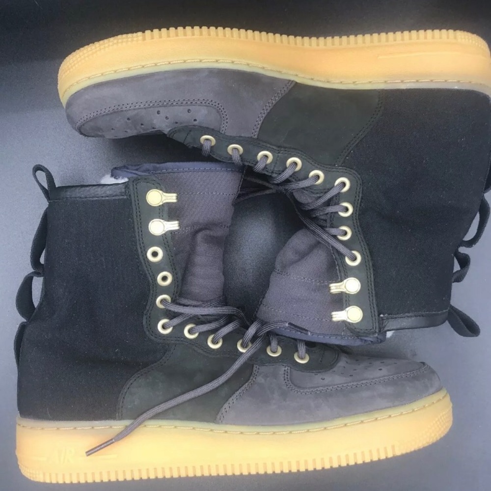 Mens Size 10.5 Nike SF AF1 Air Force 1 BV0130 001